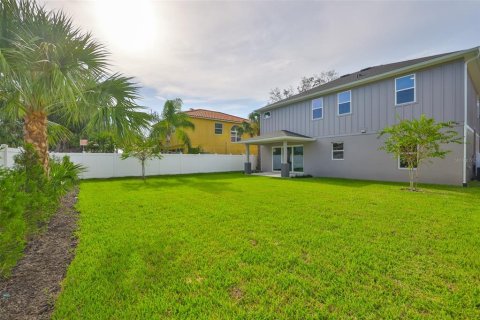 Casa en venta en Tampa, Florida, 5 dormitorios, 296.92 m2 № 1910916 - foto 5
