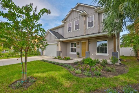 Casa en venta en Tampa, Florida, 5 dormitorios, 296.92 m2 № 1910916 - foto 2