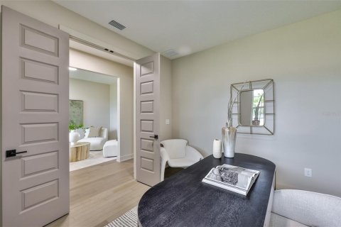 Casa en venta en Tampa, Florida, 5 dormitorios, 296.92 m2 № 1910916 - foto 14