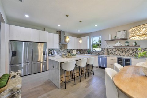 Casa en venta en Tampa, Florida, 5 dormitorios, 296.92 m2 № 1910916 - foto 22