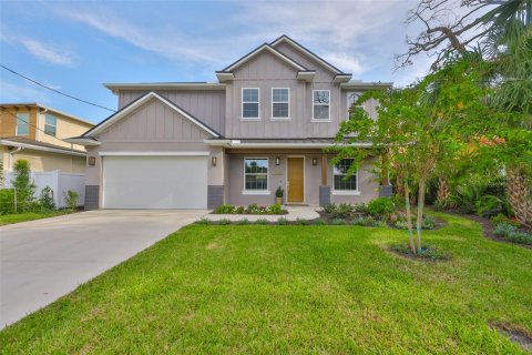 Casa en venta en Tampa, Florida, 5 dormitorios, 296.92 m2 № 1910916 - foto 1