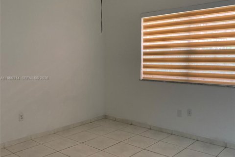 Condominio en venta en North Miami, Florida, 1 dormitorio, 78.97 m2 № 2028511 - foto 6