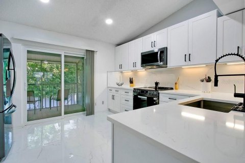 Copropriété à vendre à Orlando, Floride: 2 chambres, 85.38 m2 № 2388297 - photo 12
