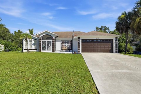 House in North Port, Florida 3 bedrooms, 133.59 sq.m. № 2325179
