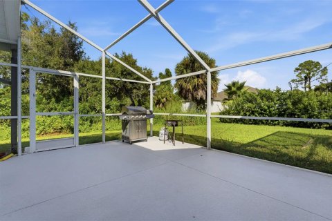 House in North Port, Florida 3 bedrooms, 133.59 sq.m. № 2325179 - photo 11
