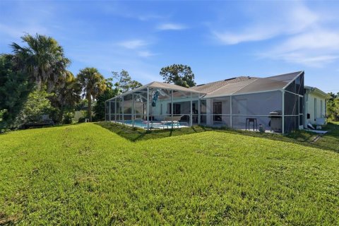 House in North Port, Florida 3 bedrooms, 133.59 sq.m. № 2325179 - photo 10