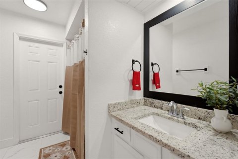 House in North Port, Florida 3 bedrooms, 133.59 sq.m. № 2325179 - photo 20
