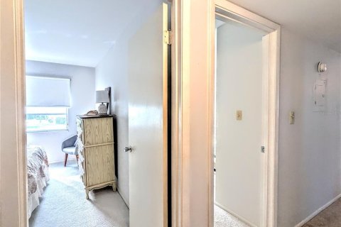 Condo in Bradenton, Florida, 2 bedrooms  № 1531488 - photo 9