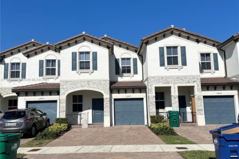 Townhouse in Miami, Florida 3 bedrooms, 157.47 sq.m. № 1865302 - photo 5