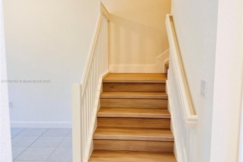 Townhouse in Miami, Florida 3 bedrooms, 157.47 sq.m. № 1865302 - photo 10