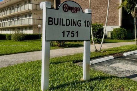 Copropriété à louer à Plantation, Floride: 1 chambre, 83.61 m2 № 1974356 - photo 1