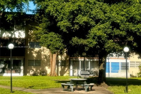 Copropriété à louer à Plantation, Floride: 1 chambre, 83.61 m2 № 1974356 - photo 2