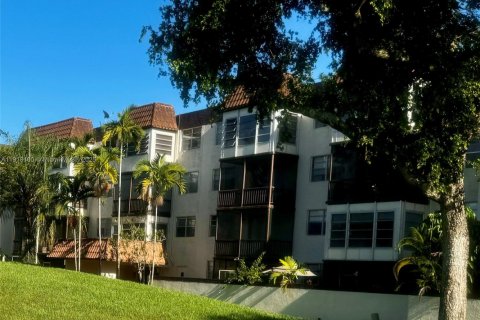 Copropriété à louer à Plantation, Floride: 1 chambre, 83.61 m2 № 1974356 - photo 3