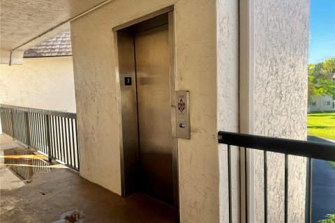 Copropriété à louer à Plantation, Floride: 1 chambre, 83.61 m2 № 1974356 - photo 4