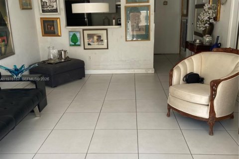 Copropriété à vendre à Miami, Floride: 1 chambre, 64.47 m2 № 2042138 - photo 6