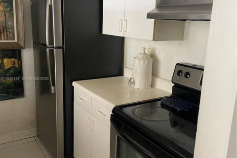 Copropriété à vendre à Miami, Floride: 1 chambre, 64.47 m2 № 2042138 - photo 4
