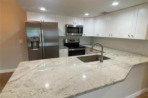 Снять в аренду квартиру в Клируотер, Флорида 2 спальни, 92.9м2, № 2092952 - фото 2