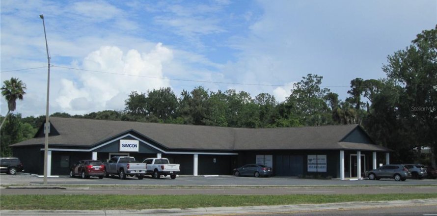 Commercial property in Tavares, Florida 653.29 sq.m. № 2156244