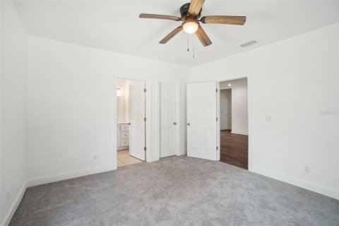 Commercial property in Tampa, Florida 6 bedrooms, 293.39 sq.m. № 1532914 - photo 20