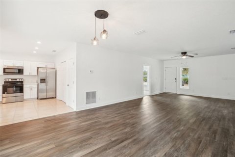 Commercial property in Tampa, Florida 6 bedrooms, 293.39 sq.m. № 1532914 - photo 8