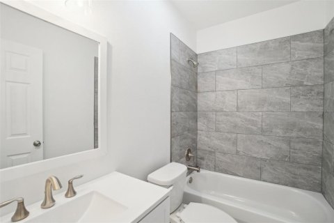 Commercial property in Tampa, Florida 6 bedrooms, 293.39 sq.m. № 1532914 - photo 22