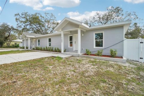Commercial property in Tampa, Florida 6 bedrooms, 293.39 sq.m. № 1532914 - photo 4