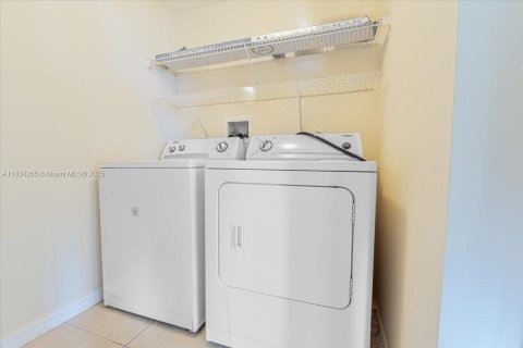 Copropriété à vendre à Miami, Floride: 2 chambres, 93.74 m2 № 1846029 - photo 22