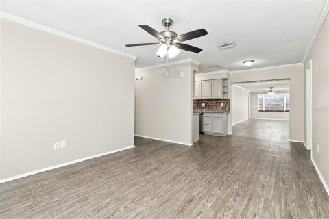 House in Port Richey, Florida 3 bedrooms, 149.02 sq.m. № 2330241