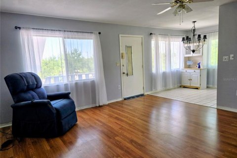 Condo in Seminole, Florida, 2 bedrooms № 2110727 - photo 7