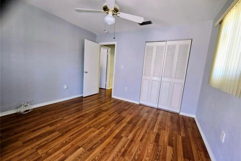 Condo in Seminole, Florida, 2 bedrooms № 2110727 - photo 16