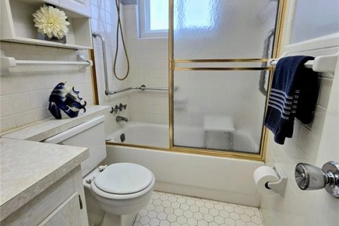 Condo in Seminole, Florida, 2 bedrooms № 2110727 - photo 15
