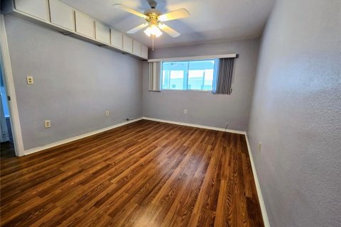Condo in Seminole, Florida, 2 bedrooms № 2110727 - photo 22