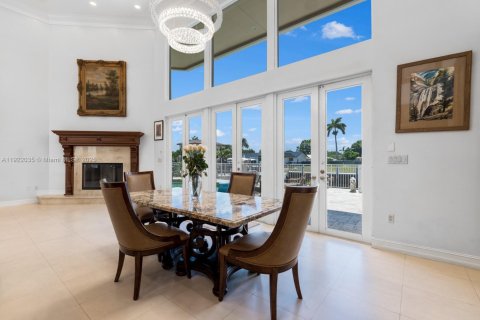Купить виллу или дом в Лайтхаус-Пойнт, Флорида 4 спальни, 288.55м2, № 1975879 - фото 19