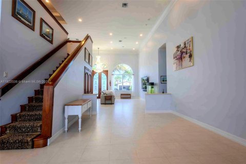 Купить виллу или дом в Лайтхаус-Пойнт, Флорида 4 спальни, 288.55м2, № 1975879 - фото 9