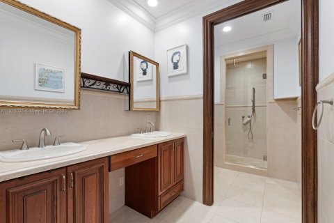 Купить виллу или дом в Лайтхаус-Пойнт, Флорида 4 спальни, 288.55м2, № 1975879 - фото 24