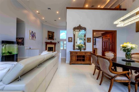 Купить виллу или дом в Лайтхаус-Пойнт, Флорида 4 спальни, 288.55м2, № 1975879 - фото 5