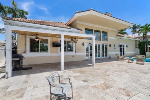 Купить виллу или дом в Лайтхаус-Пойнт, Флорида 4 спальни, 288.55м2, № 1975879 - фото 16