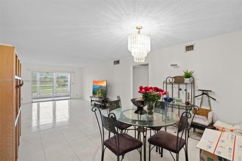 Купить кондоминиум в Коконат Крик, Флорида 2 спальни, 107.4м2, № 2014499 - фото 4