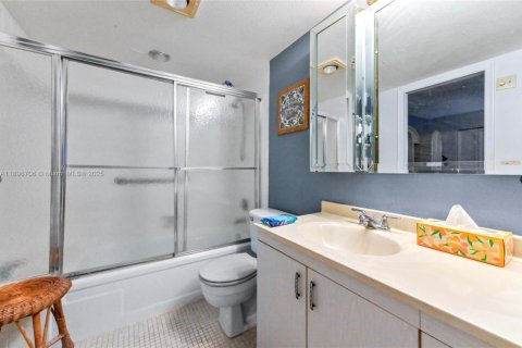 Купить кондоминиум в Коконат Крик, Флорида 2 спальни, 107.4м2, № 2014499 - фото 9