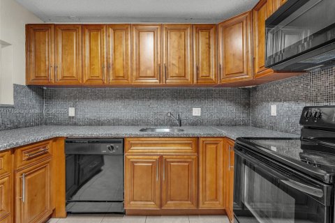 Commercial property in Coral Springs, Florida 284.56 sq.m. № 1865499 - photo 13