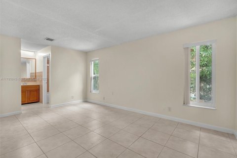 Commercial property in Coral Springs, Florida 284.56 sq.m. № 1865499 - photo 19
