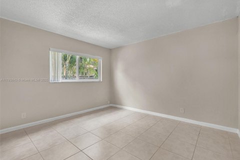 Commercial property in Coral Springs, Florida 284.56 sq.m. № 1865499 - photo 22