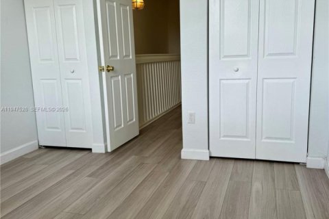 Townhouse in Homestead, Florida 3 bedrooms, 108.6 sq.m. № 2003695 - photo 8