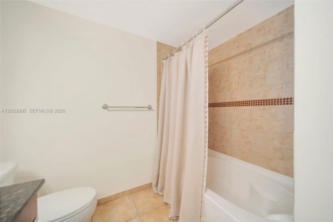 Copropriété à louer à Miami, Floride: 2 chambres, 112.97 m2 № 2086267 - photo 17