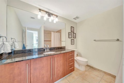Copropriété à louer à Miami, Floride: 2 chambres, 112.97 m2 № 2086267 - photo 16