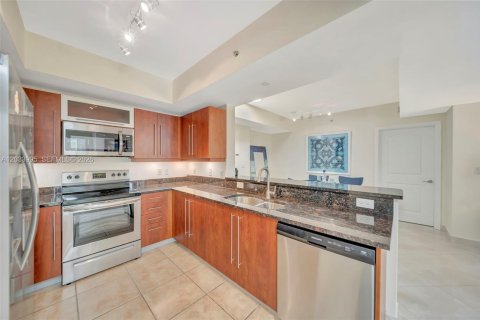 Copropriété à louer à Miami, Floride: 2 chambres, 112.97 m2 № 2086267 - photo 5