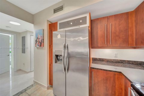 Copropriété à louer à Miami, Floride: 2 chambres, 112.97 m2 № 2086267 - photo 4
