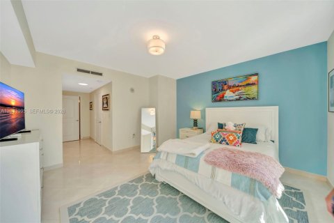 Copropriété à louer à Miami, Floride: 2 chambres, 112.97 m2 № 2086267 - photo 12