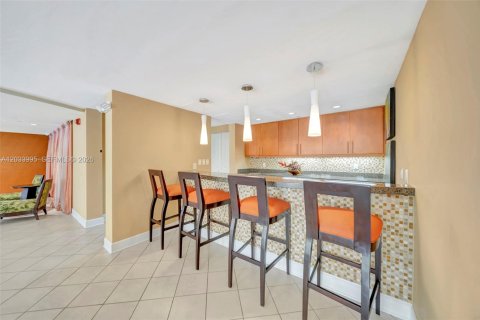 Copropriété à louer à Miami, Floride: 2 chambres, 112.97 m2 № 2086267 - photo 25