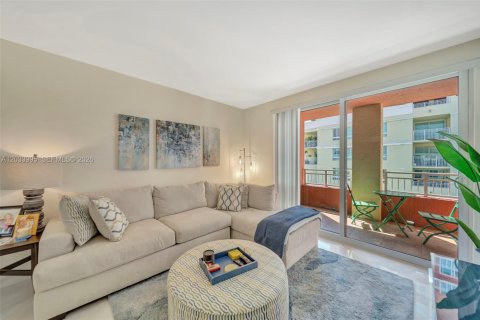Copropriété à louer à Miami, Floride: 2 chambres, 112.97 m2 № 2086267 - photo 2